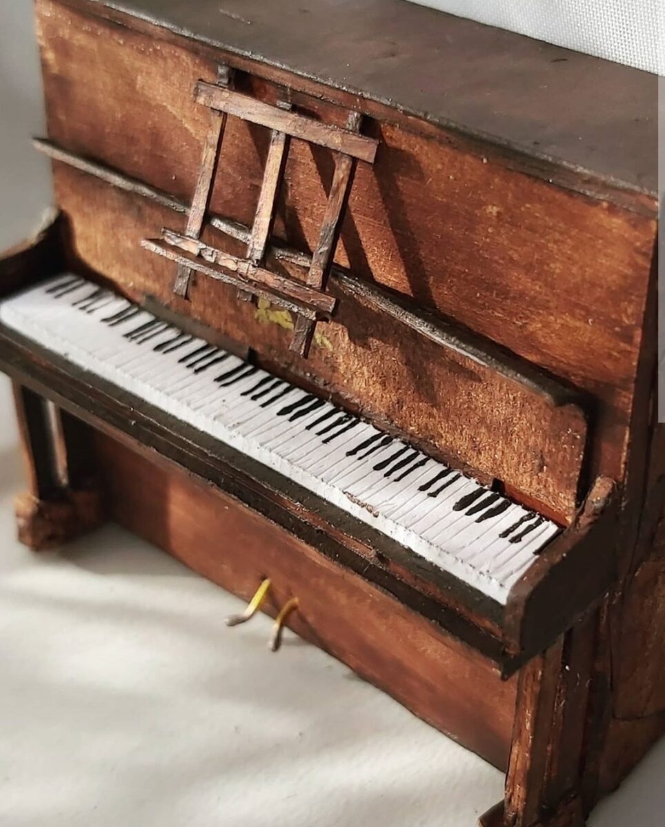 1:25 Scale Piano 
