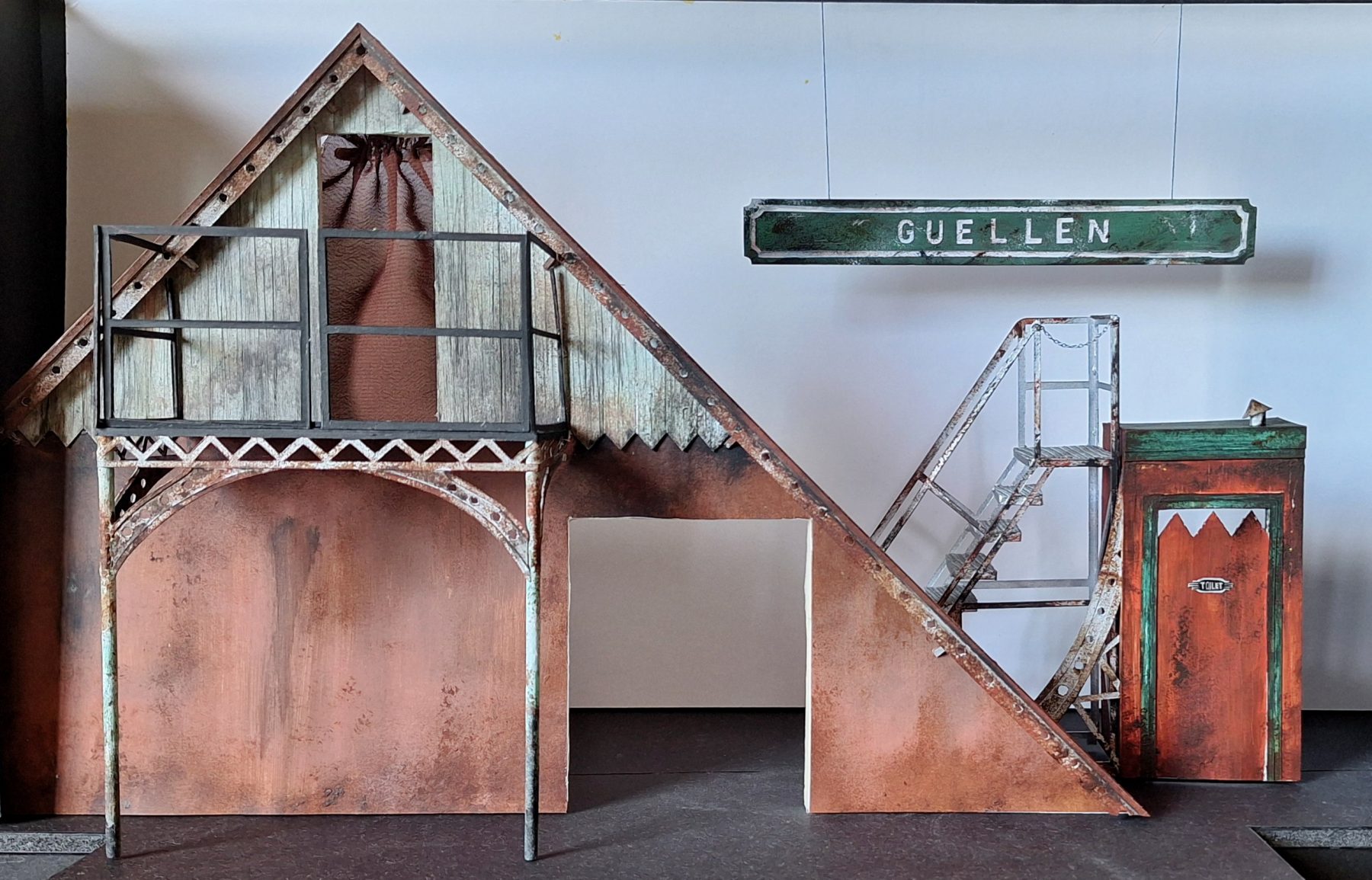 1:25 Model Box